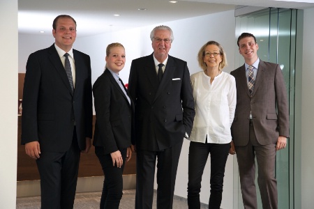 La famille Finkbeiner, à la tête de Traube Tonbach depuis 7 générations. La famille Finkbeiner, à la tête de Traube Tonbach depuis 7 générations.