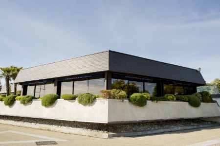 Le restaurant est situé plage de la Concurrence, à La Rochelle. Le restaurant est situé plage de la Concurrence, à La Rochelle.