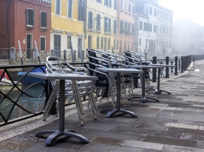 À Venise comme partout ailleurs en Italie, bars et restaurants vont rester fermés jusqu'à nouvel ordre. À Venise comme partout ailleurs en Italie, bars et restaurants vont rester fermés jusqu'à nouvel ordre.