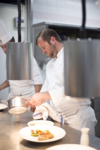 'Rien ne se jette, tout de cuisine.' 'Rien ne se jette, tout de cuisine.'