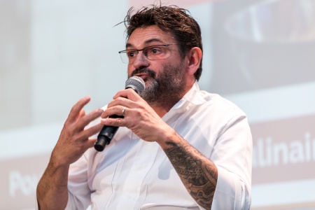 Stéphane Jégo, chef-propriétaire de l'Ami Jean à Paris et trésorier du Collège Culinaire de France. Stéphane Jégo, chef-propriétaire de l'Ami Jean à Paris et trésorier du Collège Culinaire de France.