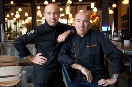 Laurent et Jacques Pourcel (de gauche à droite) à Montpellier, dans leur restaurant bistronomique Terminal#1 Laurent et Jacques Pourcel (de gauche à droite) à Montpellier, dans leur restaurant bistronomique Terminal#1