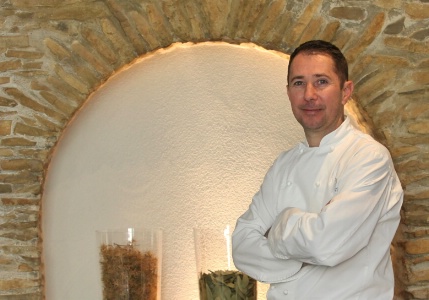 Pour Laurent Deconinck, il est important que son restaurant demeure visible et actif. Pour Laurent Deconinck, il est important que son restaurant demeure visible et actif.