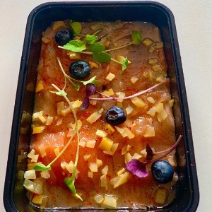 Le chef Andrea di Giovanni, du restaurant Armonia, a conçu des plats visuellement esthétiques pour ne pas perdre les codes de leur gastronomie habituelle. Le chef Andrea di Giovanni, du restaurant Armonia, a conçu des plats visuellement esthétiques pour ne pas perdre les codes de leur gastronomie habituelle.