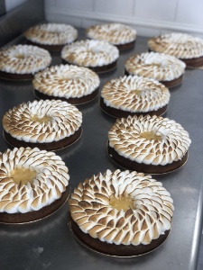 Les gâteaux de Claire Cames et Théo Fernandez : 'C'est un excellent moyen de faire connaître notre cuisine.' Les gâteaux de Claire Cames et Théo Fernandez : 'C'est un excellent moyen de faire connaître notre cuisine.'