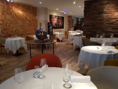La salle du restaurant dont le décor a été refait il y a trois ans.