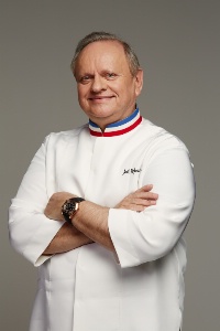 Joël Robuchon, visionnaire et créateur du concept de l'Atelier Robuchon qui connaît un succès qui a dépassé les frontières de l'Hexagone.