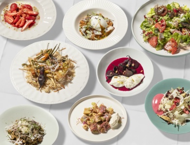 Une offre qui comprend 4 entrées, 4 plats et 4 desserts. Une offre qui comprend 4 entrées, 4 plats et 4 desserts.