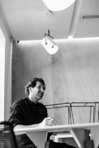 Alexandre Mazzia, chef du restaurant AM à Marseille. Alexandre Mazzia, chef du restaurant AM à Marseille.