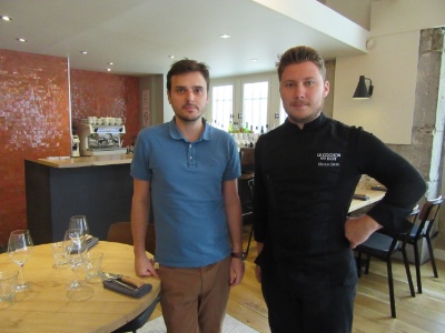 Le sommelier Tristan Picot (à gauche) et le chef Nicolas Lhôte. Le sommelier Tristan Picot (à gauche) et le chef Nicolas Lhôte.