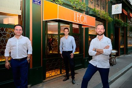 Fabien Chalard et Julien Géliot, propriétaires de Léon de Lyon et le Chef David Gallienne Fabien Chalard et Julien Géliot, propriétaires de Léon de Lyon et le Chef David Gallienne