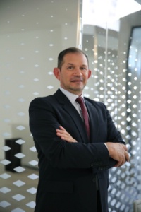 Zakari Benkhadra, nouveau Directeur Général de Gault&Millau France. Zakari Benkhadra, nouveau Directeur Général de Gault&Millau France.