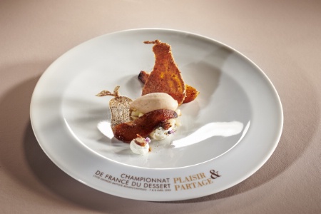 Le dessert 'panier' sur le thème caramels et poire. Le dessert 'panier' sur le thème caramels et poire.