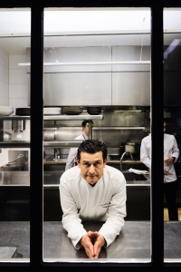 William Ledeuil est à la tête de 3 restaurants parisiens : Ze Kitchen Galerie, KGB et Kitchen Ter(re), William Ledeuil est à la tête de 3 restaurants parisiens : Ze Kitchen Galerie, KGB et Kitchen Ter(re),