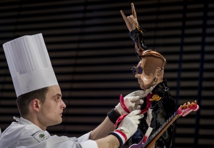 Etienne Leroy, membre de l'équipe de France qui a remporté la dernière Coupe du monde de pâtisserie en janvier 2017 à Lyon. Etienne Leroy, membre de l'équipe de France qui a remporté la dernière Coupe du monde de pâtisserie en janvier 2017 à Lyon.