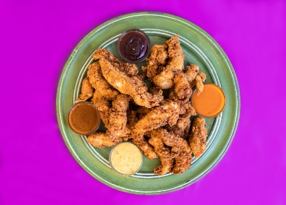 Logan's Roadhouse, l'un des poids lourds du steakhouse, se met au poulet avec son plat Twisted Tenders.