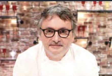 Andoni Luis Aduriz, 2 étoiles Michelin pour Mugaritz au Pays Basque Espagnol. Andoni Luis Aduriz, 2 étoiles Michelin pour Mugaritz au Pays Basque Espagnol.