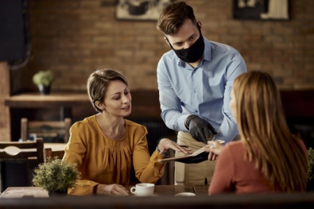 Selon le Collège culinaire de France, 94 % des Français souhaitent soutenir leurs restaurants en y en allant plus souvent. Selon le Collège culinaire de France, 94 % des Français souhaitent soutenir leurs restaurants en y en allant plus souvent.