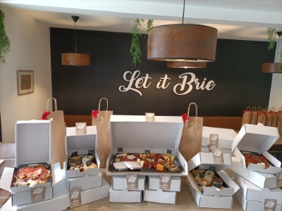 Les gérants ont misé sur des plateaux à emporter dès l'ouverture du restaurant.