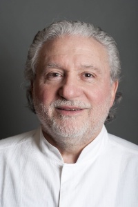 Alain Dutournier vient d'annoncer la fermeture du Carré des Feuillants (Paris, Ier), suite à 'l'imminence d'une opération de démolition'. Alain Dutournier vient d'annoncer la fermeture du Carré des Feuillants (Paris, Ier), suite à 'l'imminence d'une opération de démolition'.