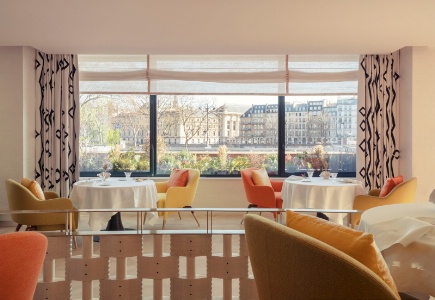 Plénitude, le restaurant gastronomique du Cheval Blanc Paris, sous la houlette du chef Arnaud Donckele. Plénitude, le restaurant gastronomique du Cheval Blanc Paris, sous la houlette du chef Arnaud Donckele.
