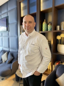 Jérémy Czaplicki, chef exécutif des restaurants de l'Hôtel l'Ile Rousse Thalazur à Bandol.