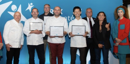 De gauche à droite : Le Chef Thierry MARX, Christophe VAUTHIER, Laurent HÉBERT, François GUIONIE, Keisuke SATO, Stéphane Duroule (DG de Maaf Assurances) et Mathilde de l'Ecotais (fondatrice de Média Social Food). De gauche à droite : Le Chef Thierry MARX, Christophe VAUTHIER, Laurent HÉBERT, François GUIONIE, Keisuke SATO, Stéphane Duroule (DG de Maaf Assurances) et Mathilde de l'Ecotais (fondatrice de Média Social Food).