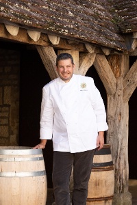 Jérôme Joubert, chef du restaurant Le Rive Gauche à Joigny (89), reçoit le prix de la créativité.