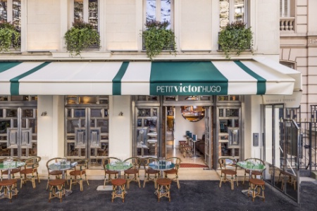 La façade du Petit Victor Hugo (Paris 16e).