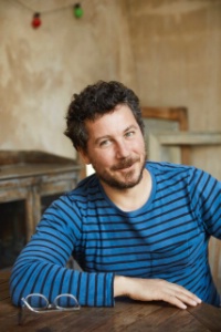 Romain Colucci, fils de Coluche et administrateur de l'association des Restos du Coeur. Romain Colucci, fils de Coluche et administrateur de l'association des Restos du Coeur.