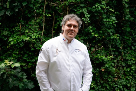 Serge Vieira : 'Après chaque disparition de cuisiniers, on perd un patrimoine culturel et gastronomique. Nous voulons créer une bibliothèque virtuelle numérique qui conserverait cette mémoire.'