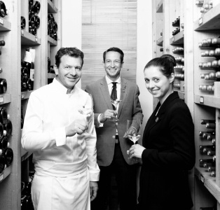 De g. à d. : Le chef étoilé Nicolas Masse, Aurélien Farrouil, chef sommelier, et Camille Richard, directrice de salle.