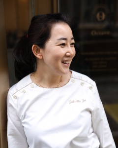Juliette Ju : 'Mon objectif est de faire voyager la clientèle avec une cuisine légère et raffinée.' Juliette Ju : 'Mon objectif est de faire voyager la clientèle avec une cuisine légère et raffinée.'
