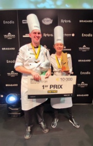 Naïs Pirollet, qui vient de remporter le Bocuse d'Or France 2021, et Cole Millard, prix du meilleur commis.