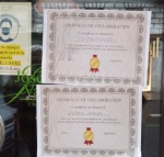 Affichages choquants contre le pass sanitaire sur des restaurants parisiens