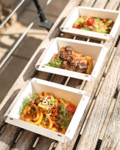 La Bastide des Magnans propose les mêmes plats de la carte pour une expérience à domicile comme au restaurant.