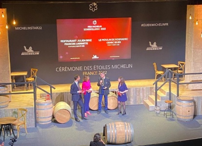 Le prix de la sommellerie récompense Cédric Bilien, du Moulin de Rosmadec, 1 étoile Michelin, à Pont-Aven, et à François Lhermitte (sur la photo), du restaurant Julien Binz, 1 étoile Michelin, à Strasbourg.