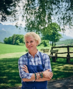 La chef Ana Roš en Slovénie, où se trouve son restaurant Hiša Franko, doublement étoilé Michelin. La chef Ana Roš en Slovénie, où se trouve son restaurant Hiša Franko, doublement étoilé Michelin.