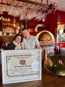 Claudio et Stagi responsables du Sapori d'Italia ont reçu le prix de l'Excellenze Italiano en janvier dernier. Claudio et Stagi responsables du Sapori d'Italia ont reçu le prix de l'Excellenze Italiano en janvier dernier.