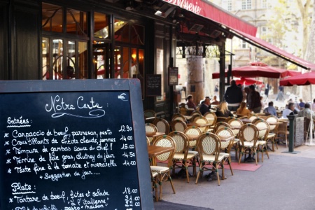 Le café-bistrot français, un lieu intemporel. Le café-bistrot français, un lieu intemporel.