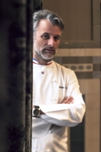 Mathieu Viannay reste  dirigeant associ oprationnel  du restaurant 2 toiles Michelin Mre Brazier.