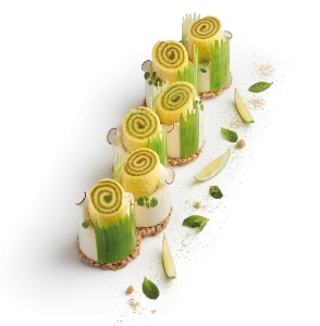 La bûche Mojito imaginée par Nicolas Boussin et Maxime Guérin, pâtissier chez Elle & Vire. La bûche Mojito imaginée par Nicolas Boussin et Maxime Guérin, pâtissier chez Elle & Vire.