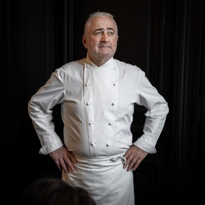 Guy Savoy toujours en tête de La Liste même s'il partage cette année la première place avec Eric Ripert et Björn Frantzen. Guy Savoy toujours en tête de La Liste même s'il partage cette année la première place avec Eric Ripert et Björn Frantzen.