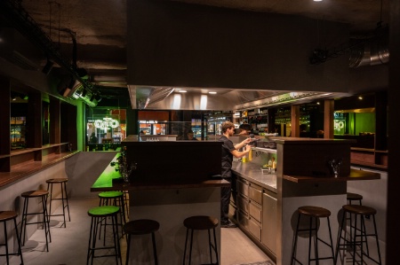 Eric Trochon interprète l'izakaya à la parisienne chez Otto