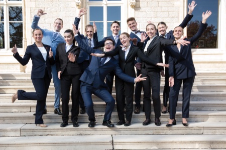 De gauche à droite : Diane Blanch, Florian Chatelard, Mathilde Hurel, Vincent Gardarin, Victor Rusu , Ugo Palama, Tess Constant, Quentin Leplus , Florence Salignon , Emilie Saint Quentin, Lauriane Gaurier. De gauche à droite : Diane Blanch, Florian Chatelard, Mathilde Hurel, Vincent Gardarin, Victor Rusu , Ugo Palama, Tess Constant, Quentin Leplus , Florence Salignon , Emilie Saint Quentin, Lauriane Gaurier.