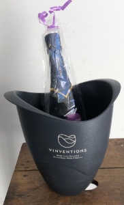 Les bouchons de vin peuvent être recyclés en isolants ou en objets de décoration. Les bouchons de vin peuvent être recyclés en isolants ou en objets de décoration.