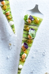 PLATEAU : Chou pointu et frisé pressés, crémeux de chou-fleur et moutarde acidulée