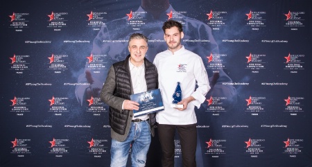 Camille Saint-M'Leux, accompagné par son mentor le Chef 2 étoiles Jérôme Banctel.