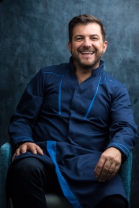 Éric Guérin : 'Dans ce métier, les gamins sont indépendants à 15 ans. On a cette responsabilité de les accompagner dans leur travail et dans leur vie.'