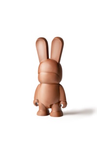 Lucien le coquin est garni d'un praliné riz torréfié et d'une friture en forme de petits Lucien lapins.